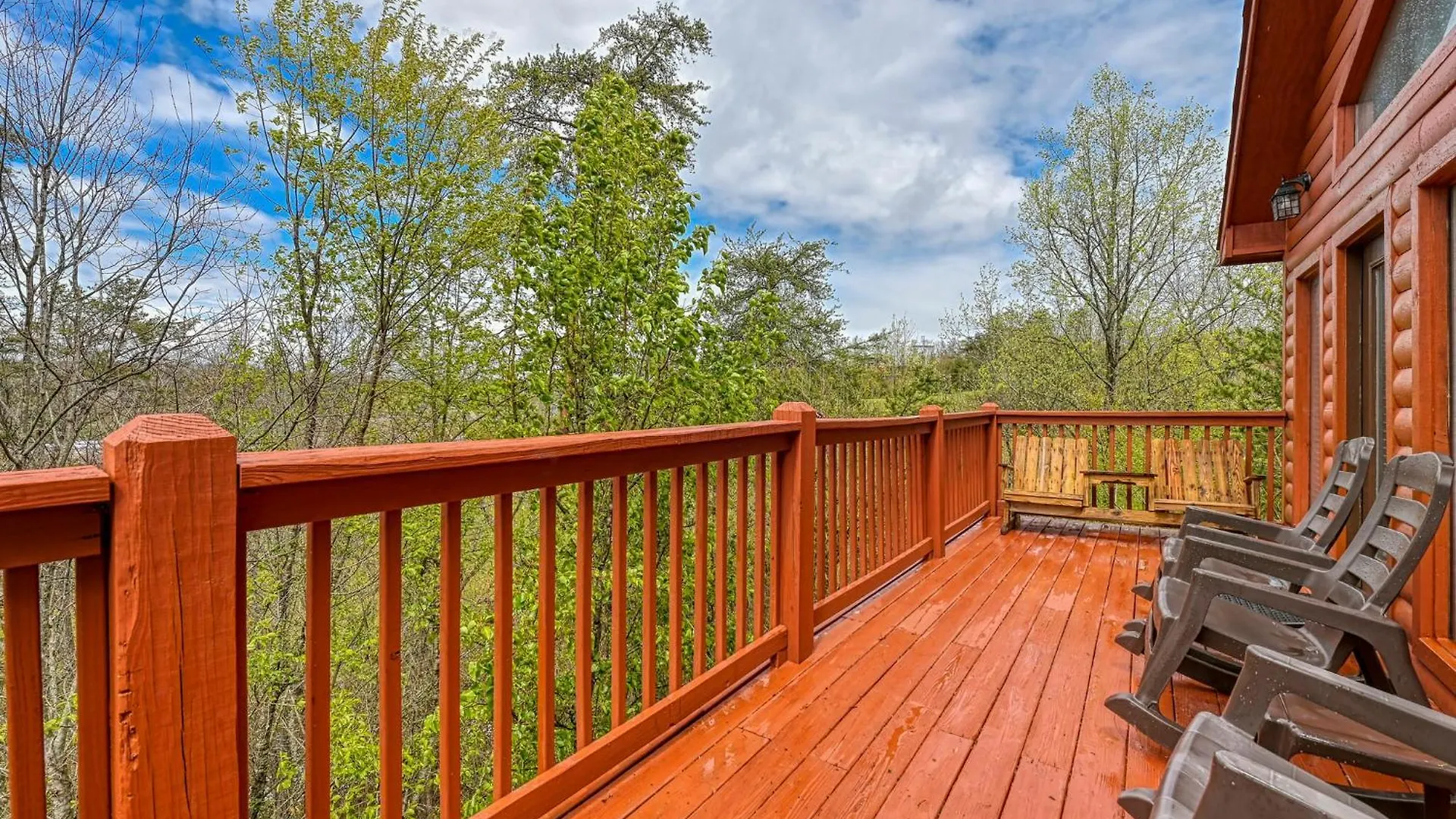 The Playful Bear Chalet Pigeon Forge
