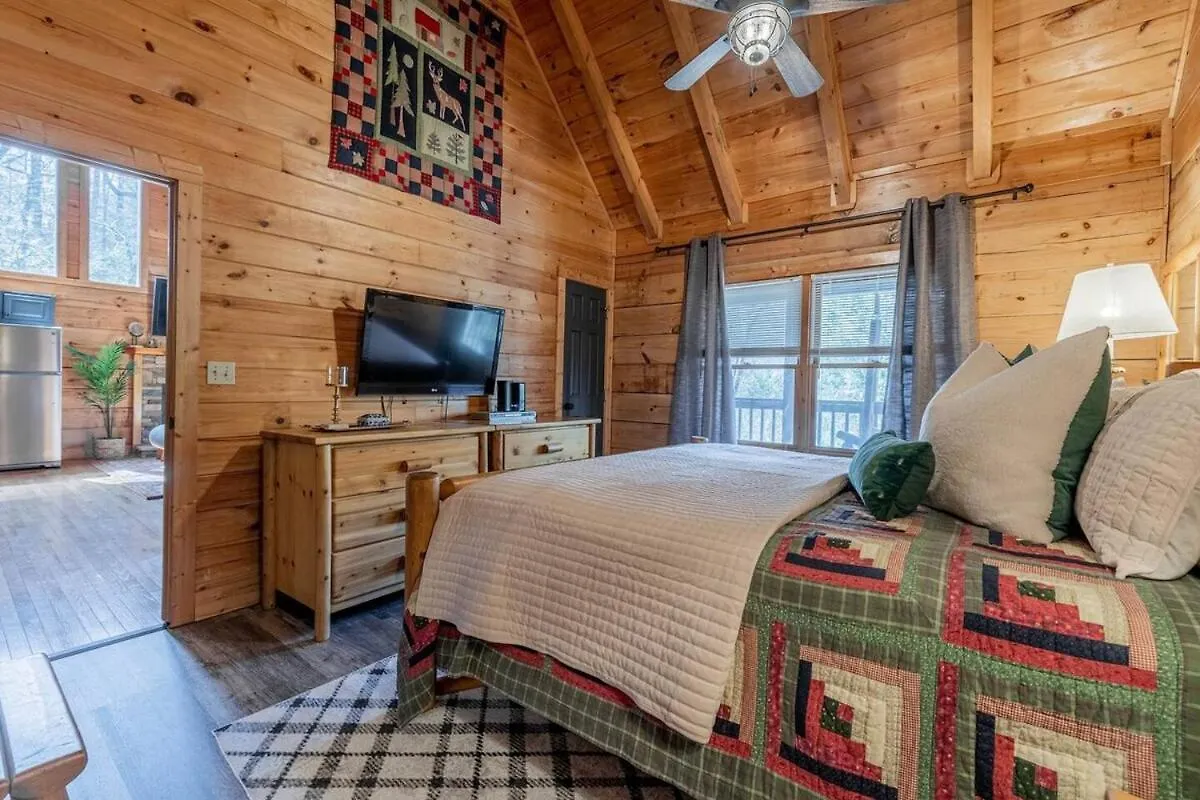 Cozy Retreat With Movie Near Parkway Дом отдыха Пиджен-Фордж