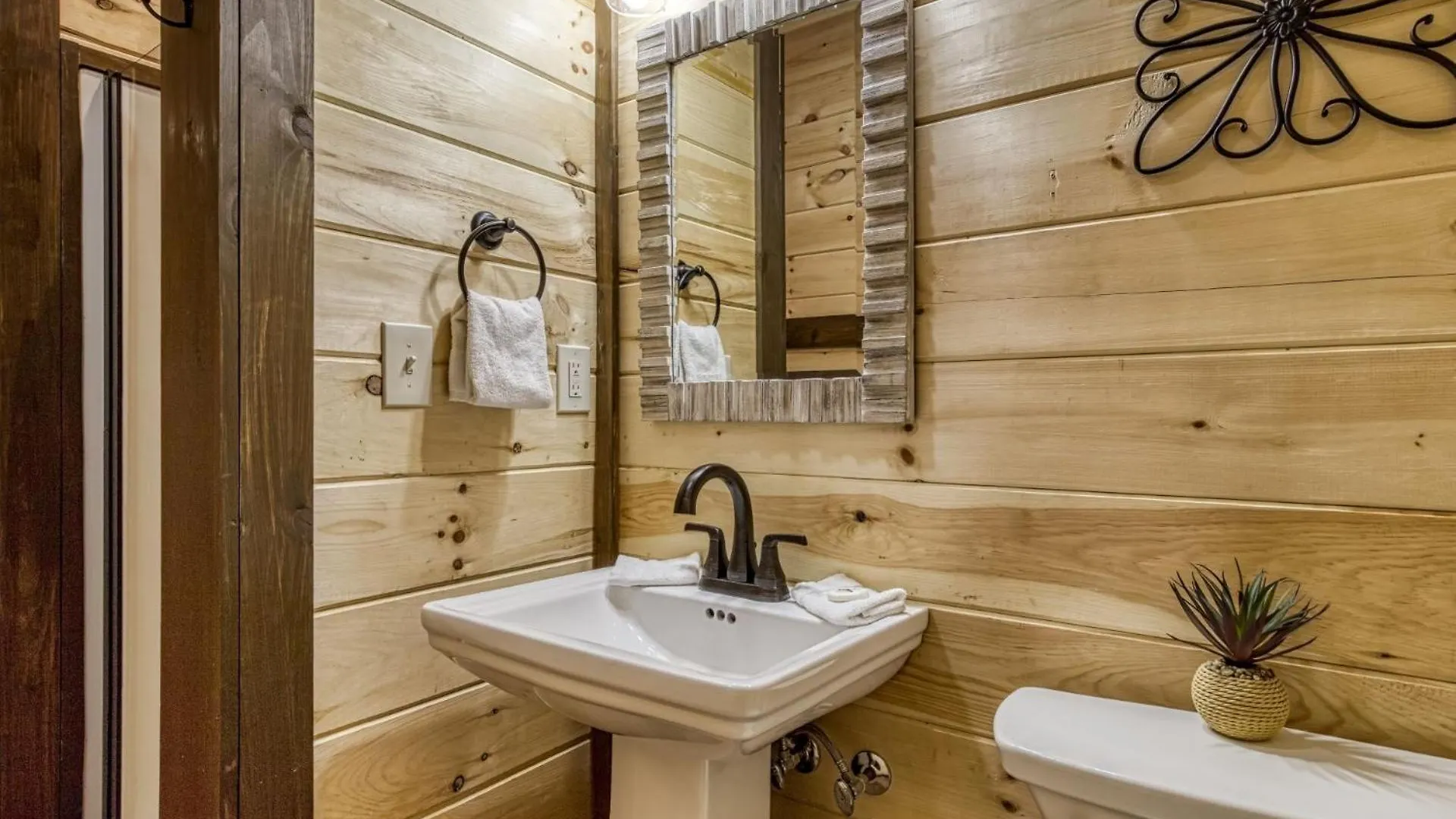 Two-bedroom House Pigeon Forge