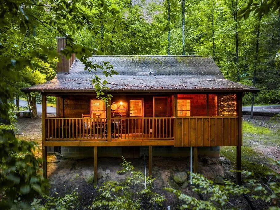 Couples Retreat *location*hot Tub*fire Pit* בית נופש *