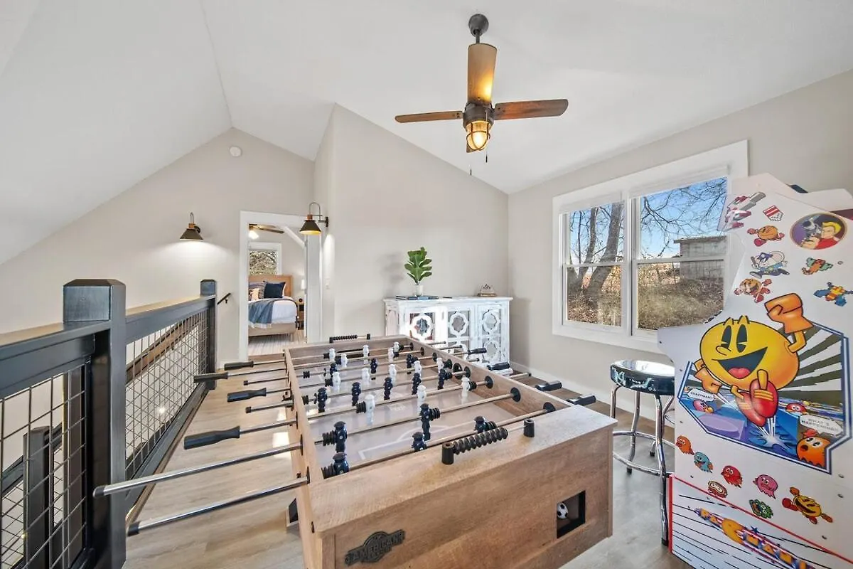 Lux Cabin, Indoor Heated Pool, Hot Tub, Arcades, Close To Dollywood