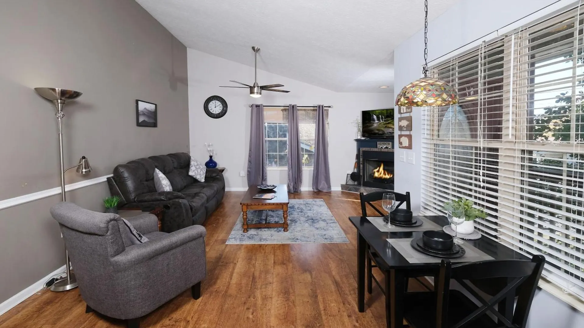 Holiday home Steps Away From Pf Parkway, Pet Friendly, Hot Tub!