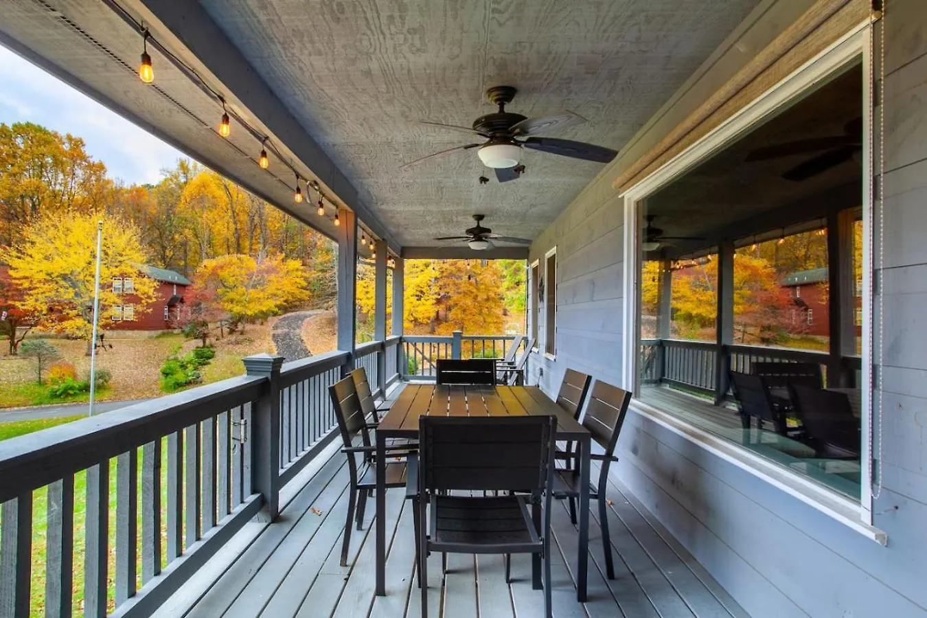 Mtn View, Community Pool, Game Room, & Hot Tub! Pigeon Forge