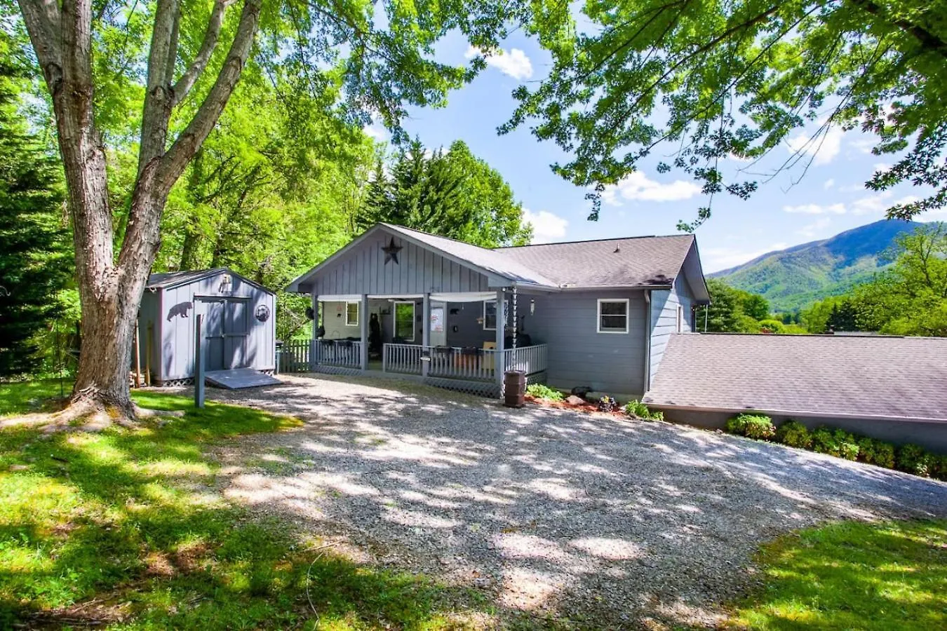 Mtn View, Community Pool, Game Room, & Hot Tub! Holiday home