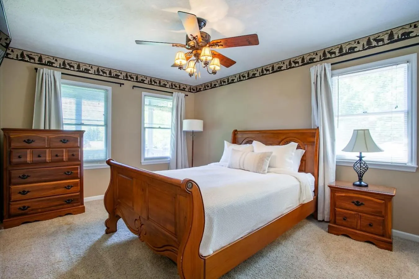 Mtn View, Community Pool, Game Room, & Hot Tub! * Pigeon Forge