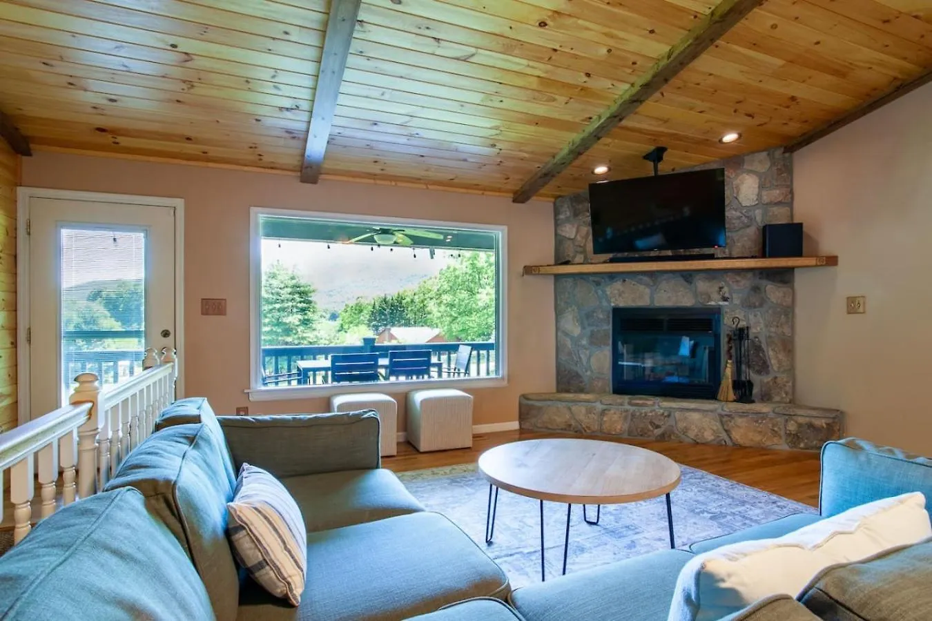 Holiday home Mtn View, Community Pool, Game Room, & Hot Tub! Pigeon Forge