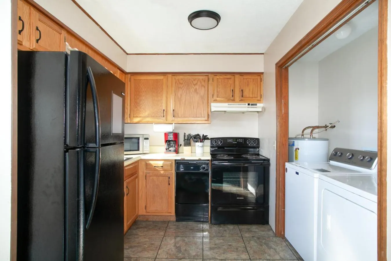Hillside Hideaway Community Pool Grill