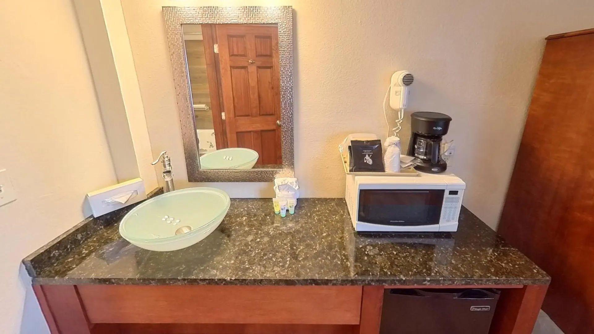 Arbors At Island Landing & Hotel 3*