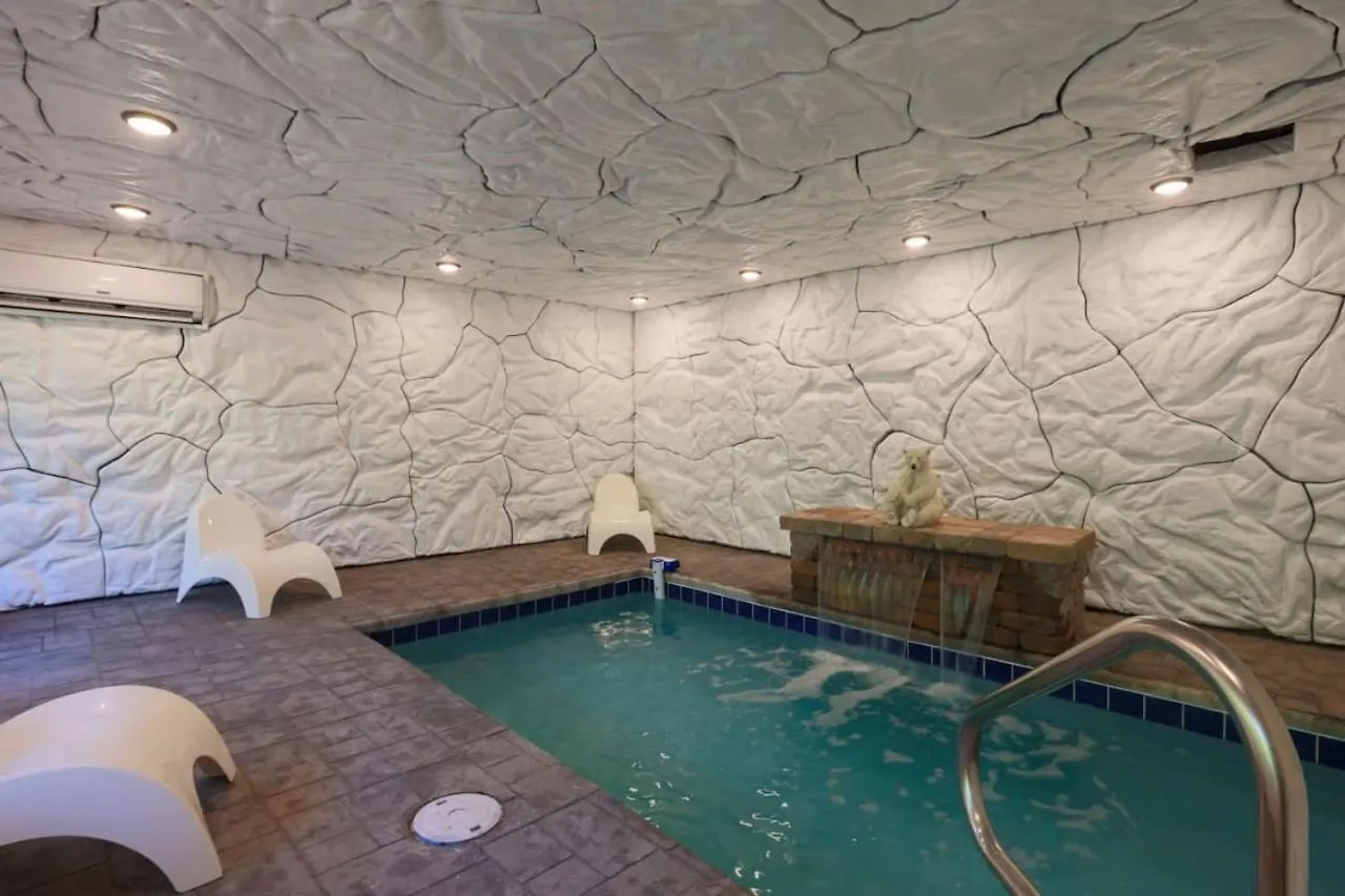 4 Bedroom 6ba Pool In Forge