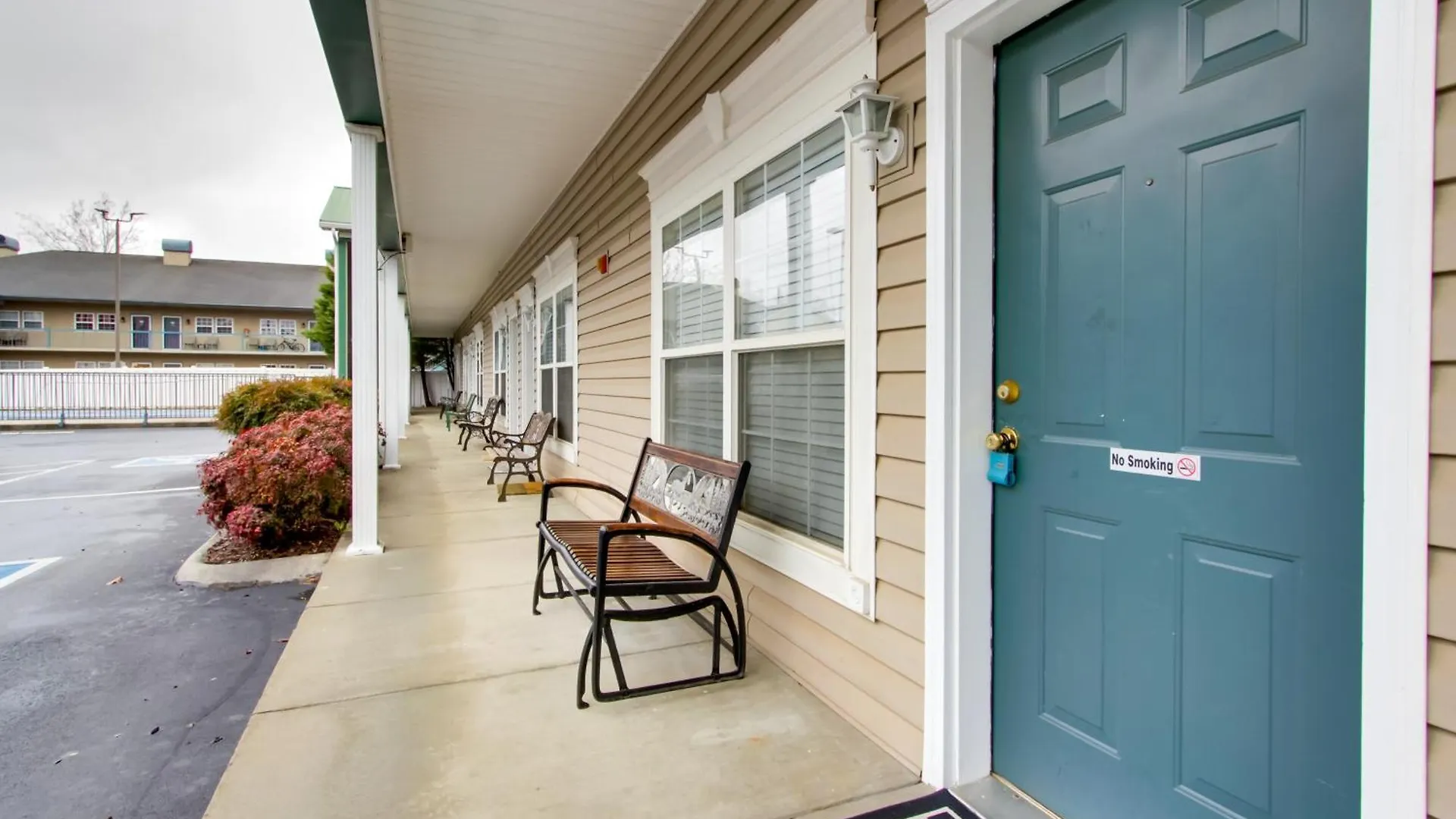 Apartment Parkway About Walk To Island In Pigeon Forge!