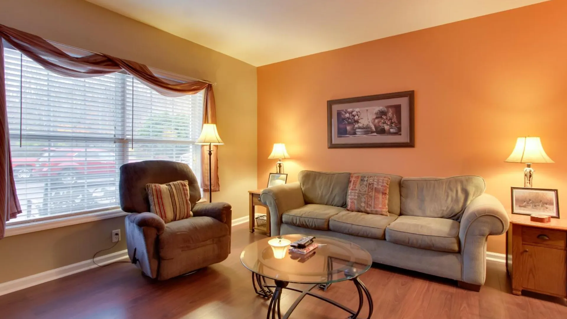 Apartment Parkway About Walk To Island In Pigeon Forge!