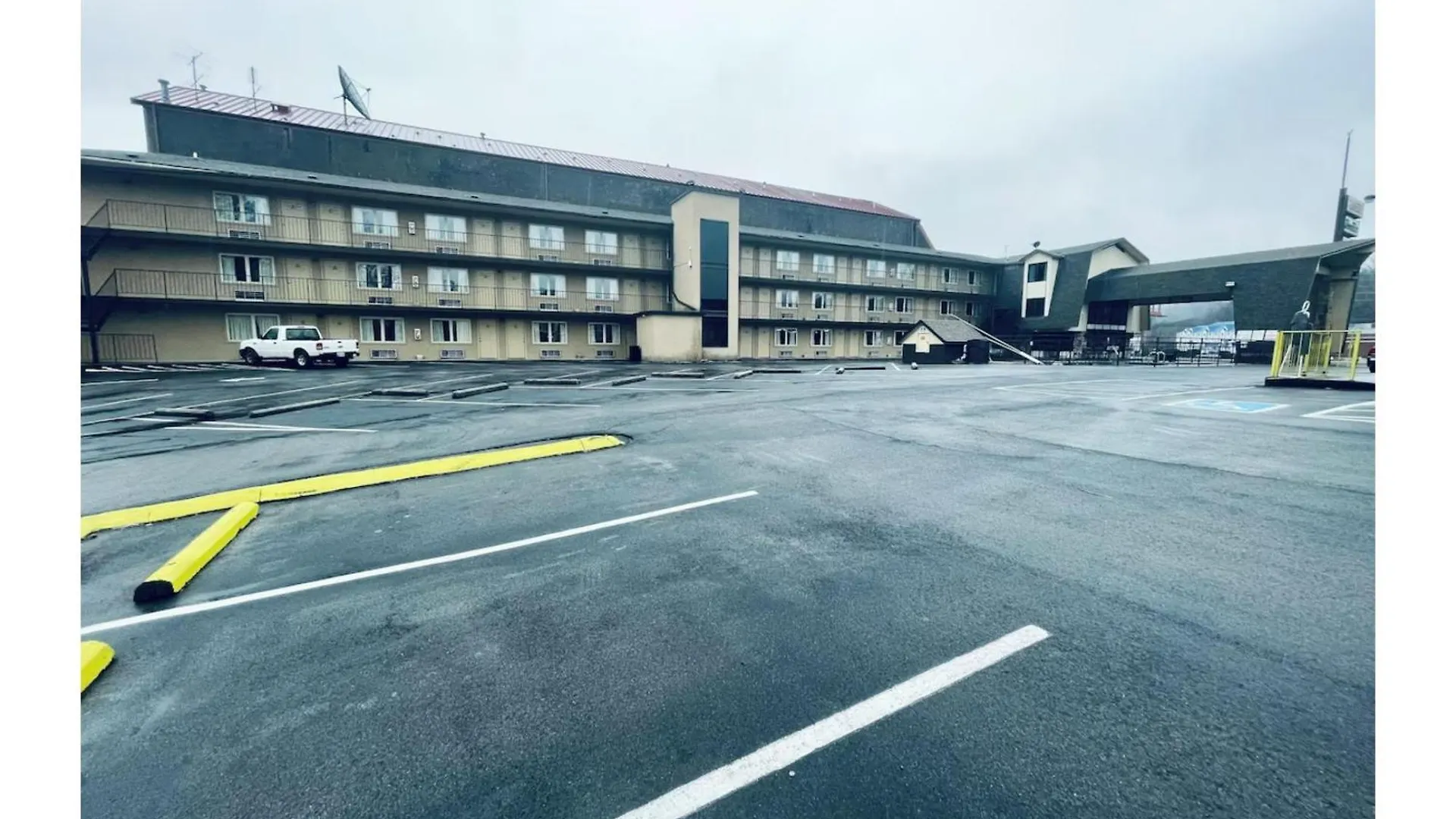 Hotel Tennessee Mountain Riverside By Oyo Pigeon Forge