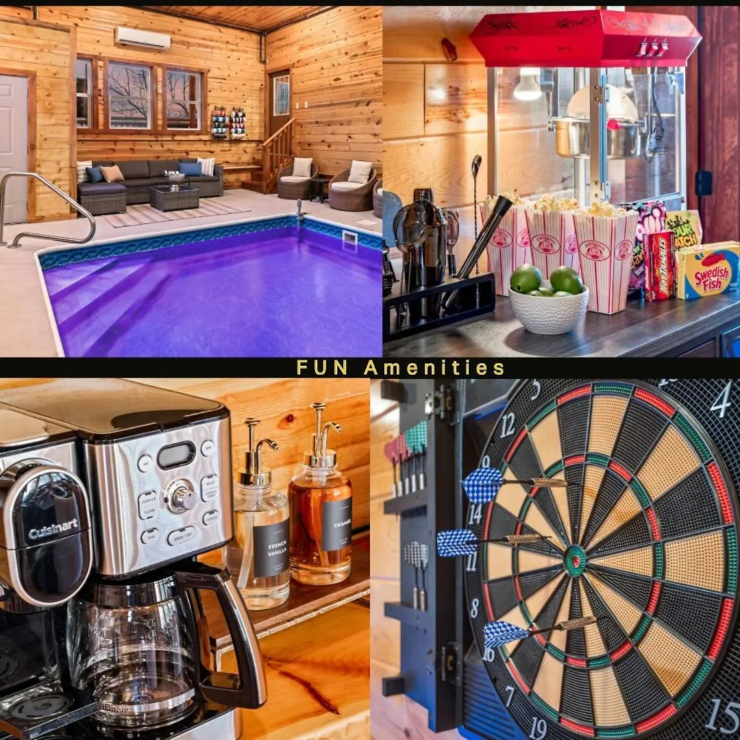 Holiday home New Luxury Newly Furnished Sleeps 20 Stunning View Heated Indoor Pool With New Mural Arcade Games Theater And Karaoke Pigeon Forge