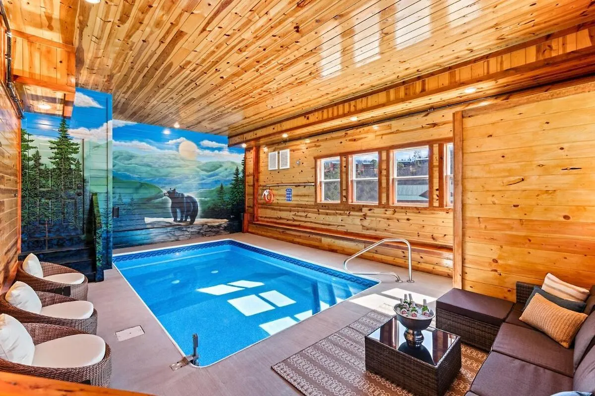 New Luxury Newly Furnished Sleeps 20 Stunning View Heated Indoor Pool With New Mural Arcade Games Theater And Karaoke * Pigeon Forge