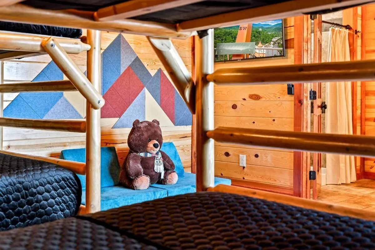 Holiday home New Luxury Newly Furnished Sleeps 20 Stunning View Heated Indoor Pool With New Mural Arcade Games Theater And Karaoke
