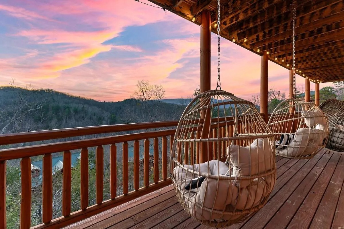 New Luxury Newly Furnished Sleeps 20 Stunning View Heated Indoor Pool With New Mural Arcade Games Theater And Karaoke *