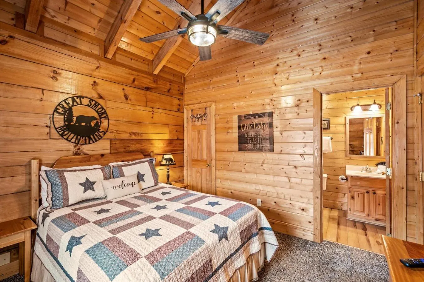 펜션 Starry Mountain View- Hot Tub - Pool Table - Prime Location 비둘기 포지