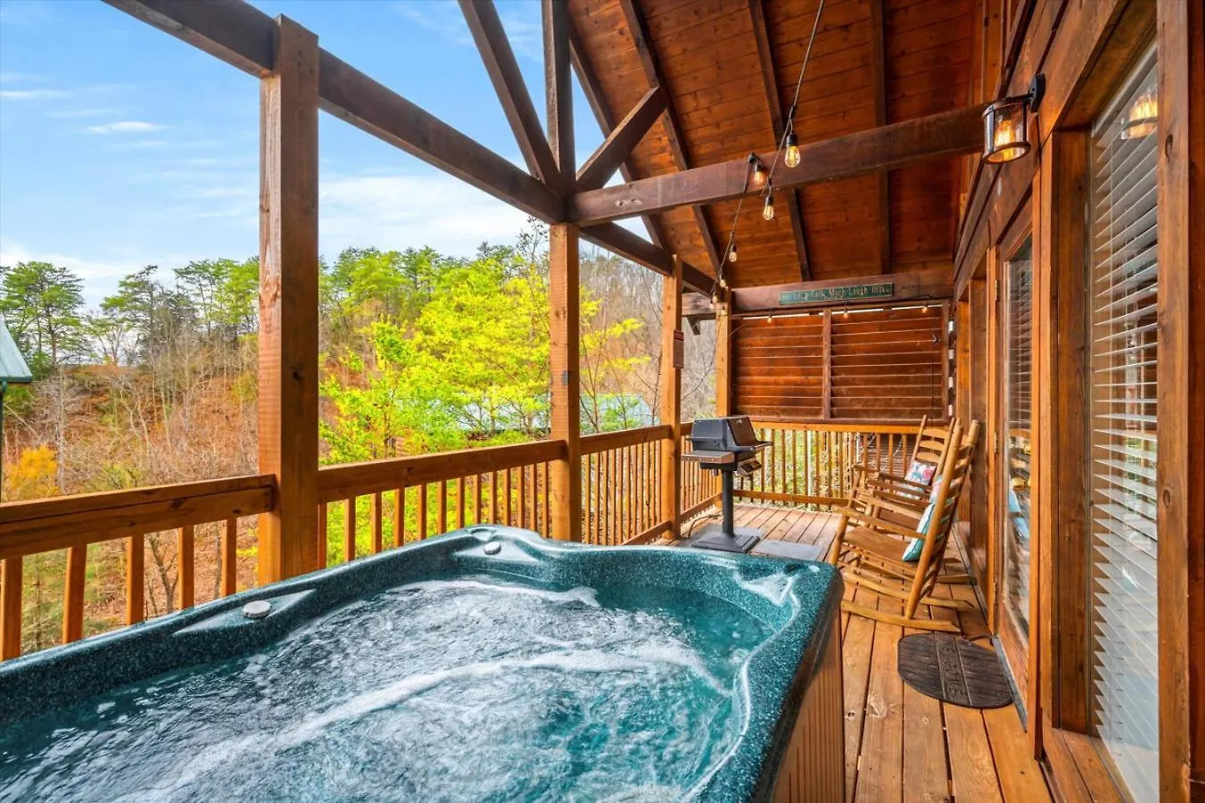 펜션 Starry Mountain View- Hot Tub - Pool Table - Prime Location 비둘기 포지