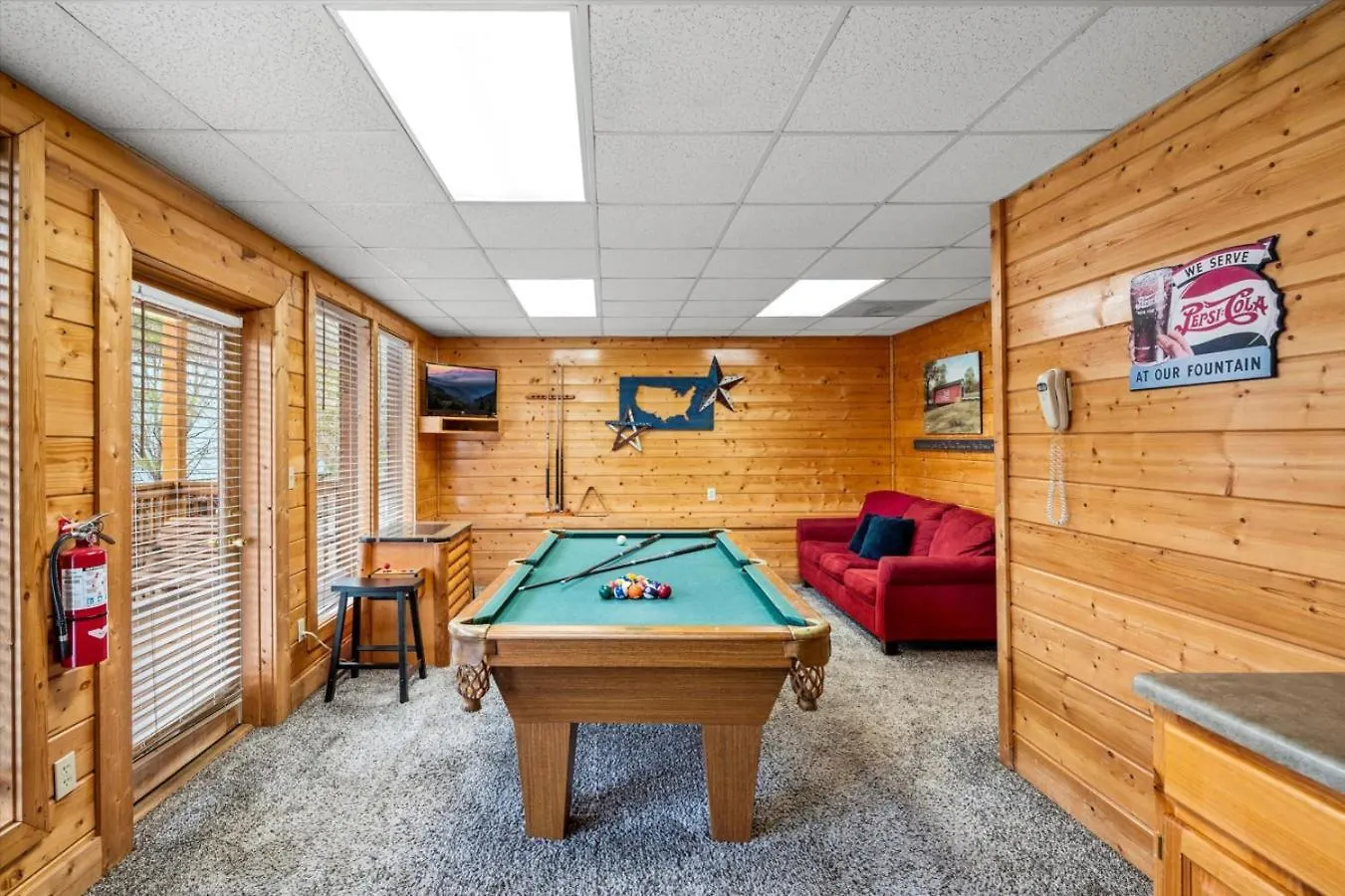 Starry Mountain View- Hot Tub - Pool Table - Prime Location 펜션 *