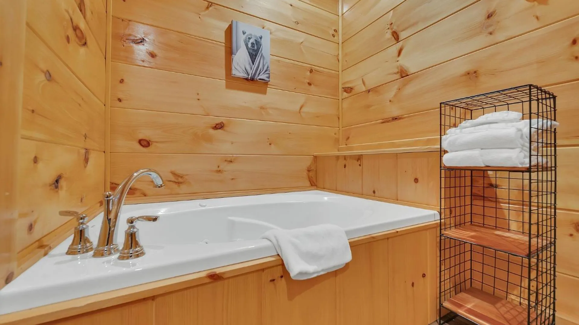 Bear Hug Hideaway Semesterbostad