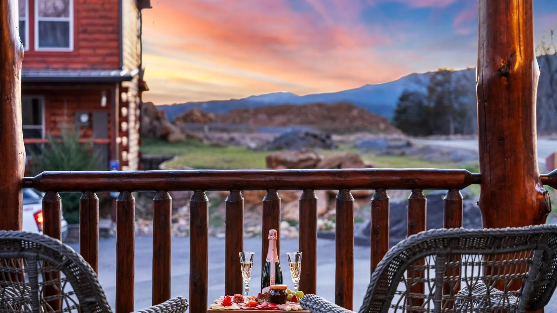 Casa vacanze Indoor Heated Pool, Alpine Near Dollywood, Theater & Game Room, Hot Tub Pigeon Forge