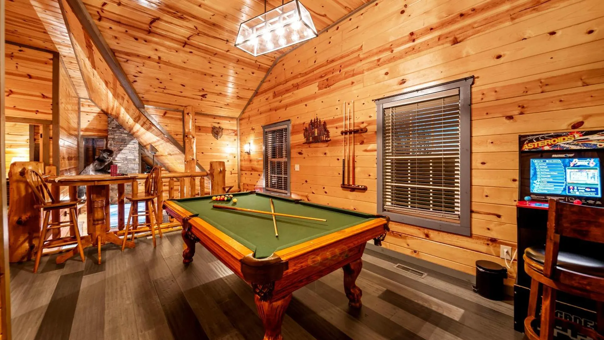 Indoor Heated Pool, Alpine Near Dollywood, Theater & Game Room, Hot Tub *