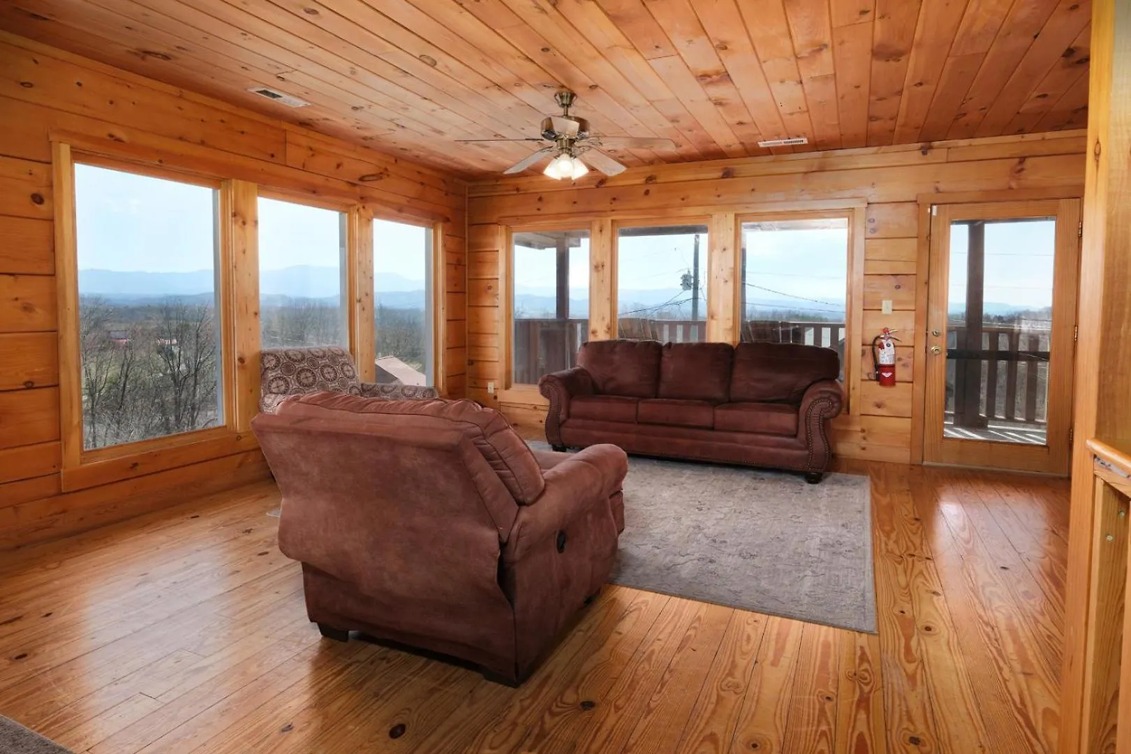 5br Sleeps 20 Putt Putt Gameroom Hot Tub Free Attraction Tickets Casa vacanze Pigeon Forge