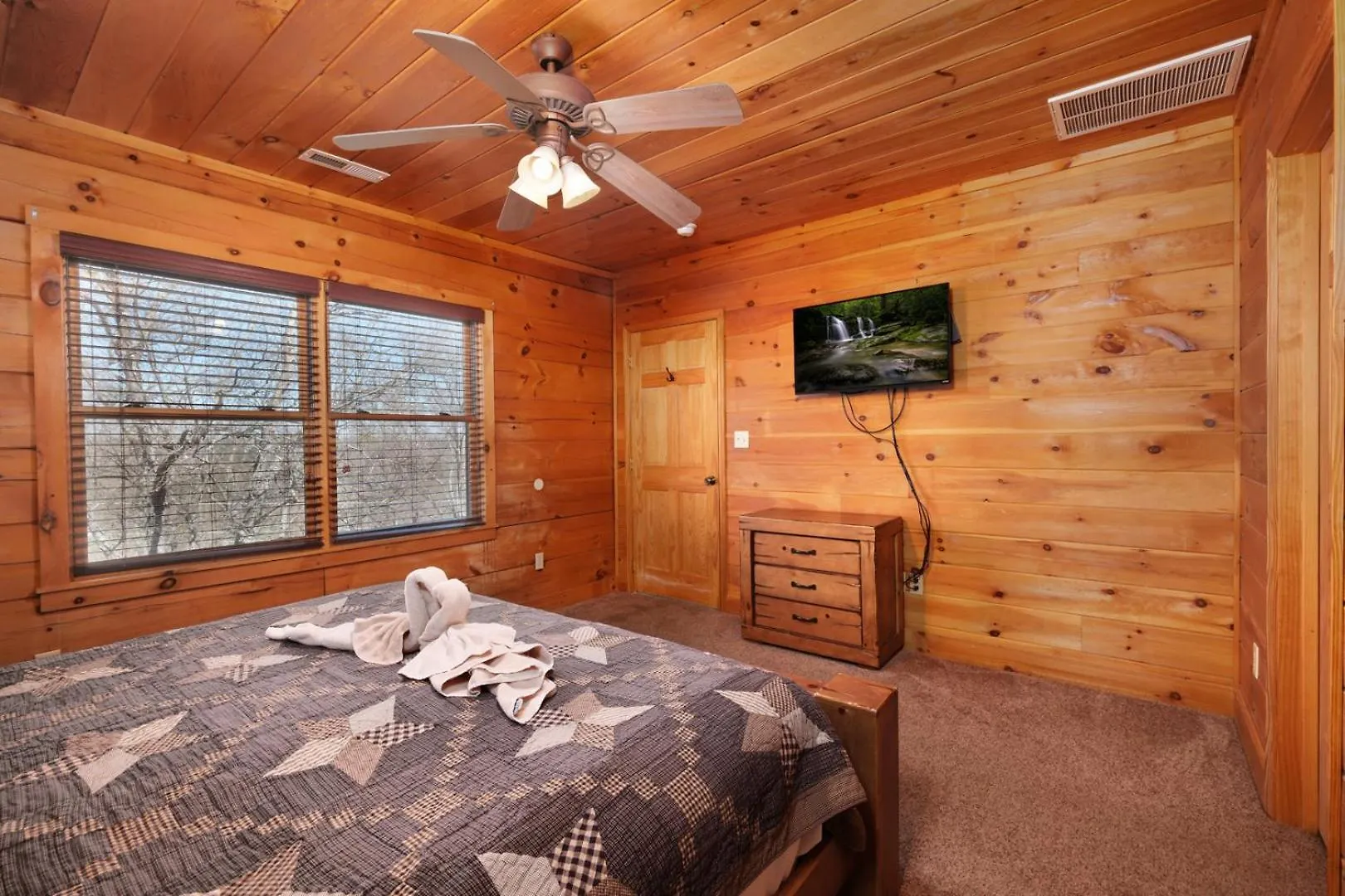 Casa vacanze 5br Sleeps 20 Putt Putt Gameroom Hot Tub Free Attraction Tickets Pigeon Forge