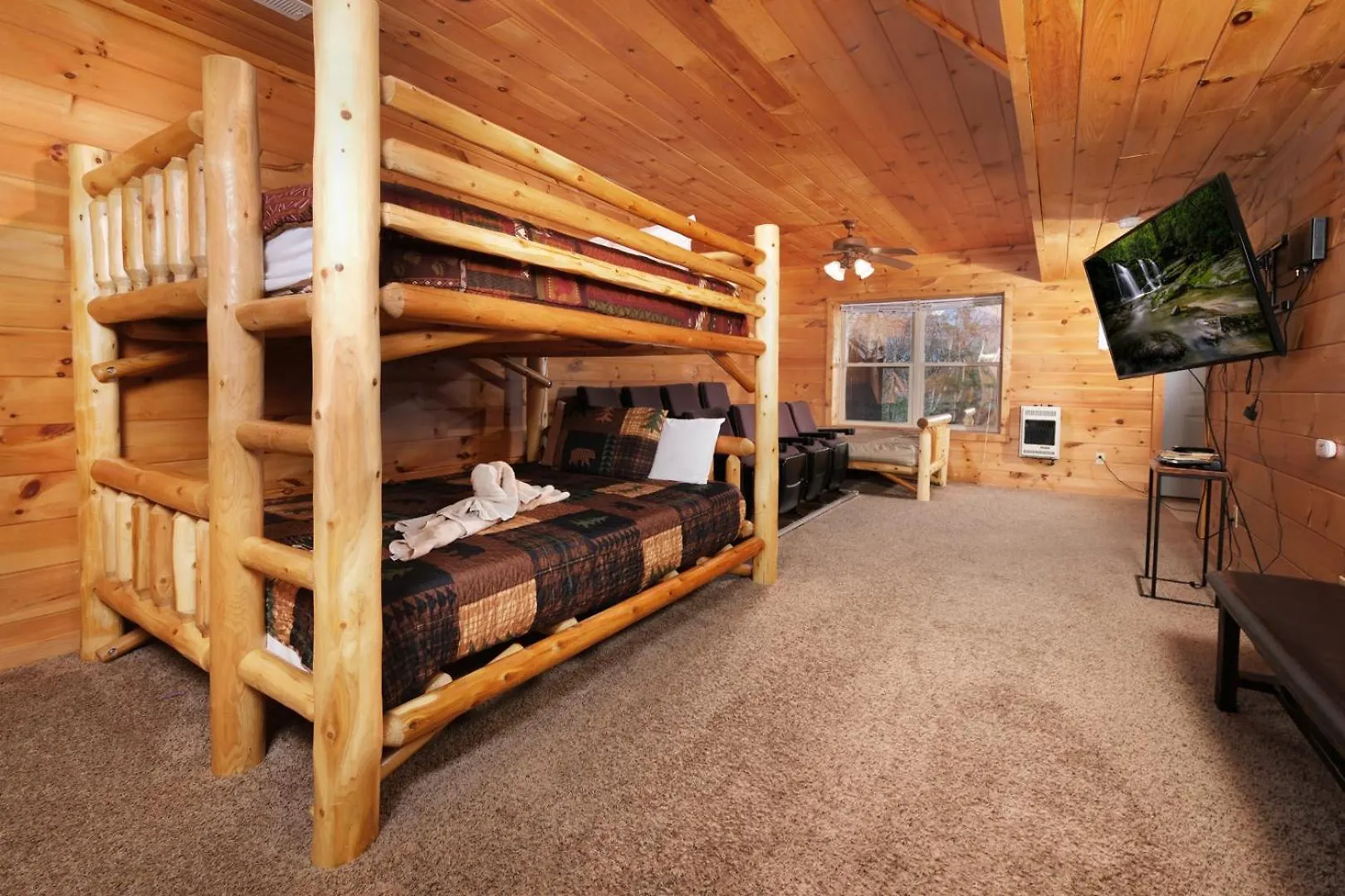 5br Sleeps 20 Putt Putt Gameroom Hot Tub Free Attraction Tickets Casa vacanze Pigeon Forge