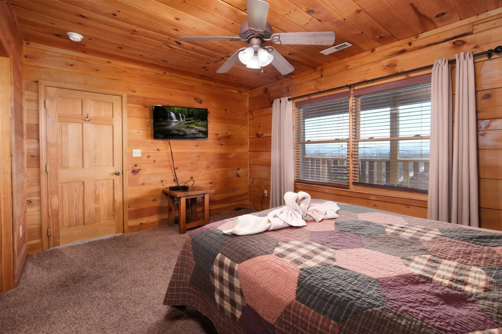 5br Sleeps 20 Putt Putt Gameroom Hot Tub Free Attraction Tickets Casa vacanze Pigeon Forge
