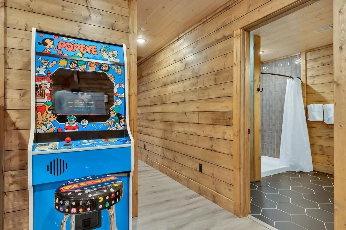 Honeybear Hideaways - Luxury Cozy With Theater, Game And Hot Tub 비둘기 포지