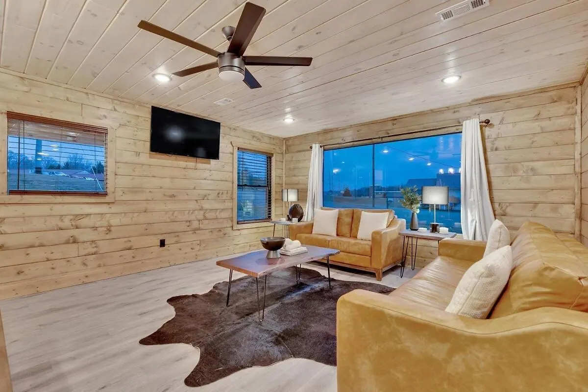 Honeybear Hideaways - Luxury Cozy With Theater, Game And Hot Tub 펜션 *