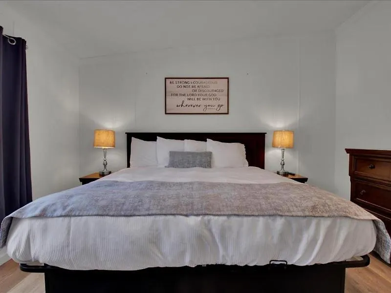 Luxurious 4br Mountain Haven With Parking *