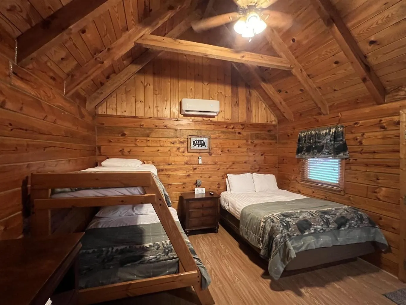 Chalet Cozy With Breathtaking Views Near Dollywood Pigeon Forge