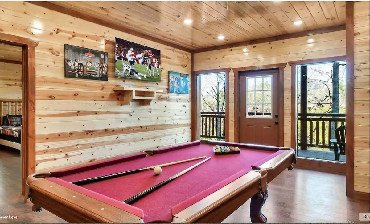 Sleeps 28 - Luxe Smokies Game Hot Tub Views Near Attractions 鸽子谷
