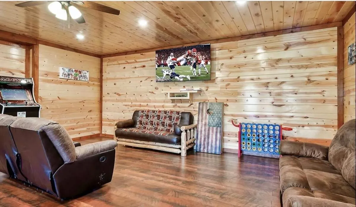 度假居 Sleeps 28 - Luxe Smokies Game Hot Tub Views Near Attractions