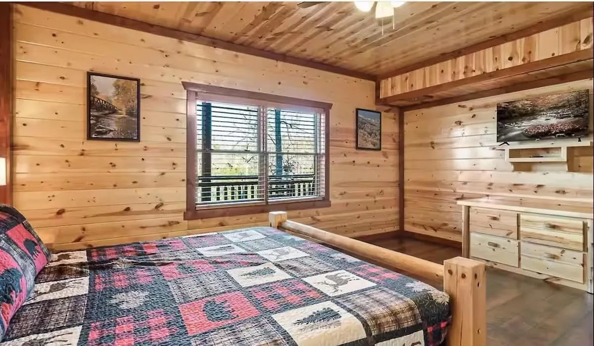 Sleeps 28 - Luxe Smokies Game Hot Tub Views Near Attractions 鸽子谷