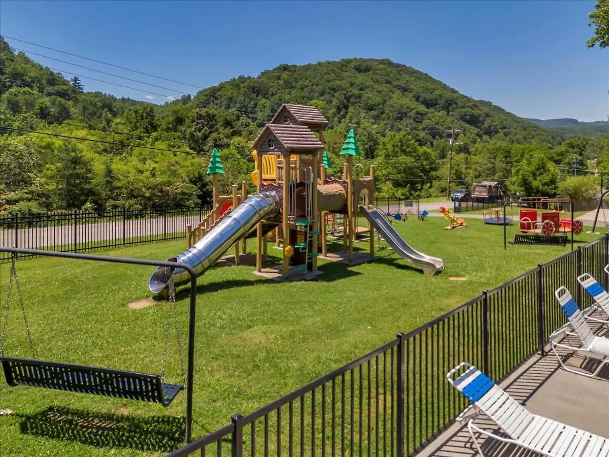 Rustic With Mountain Views And Parking *