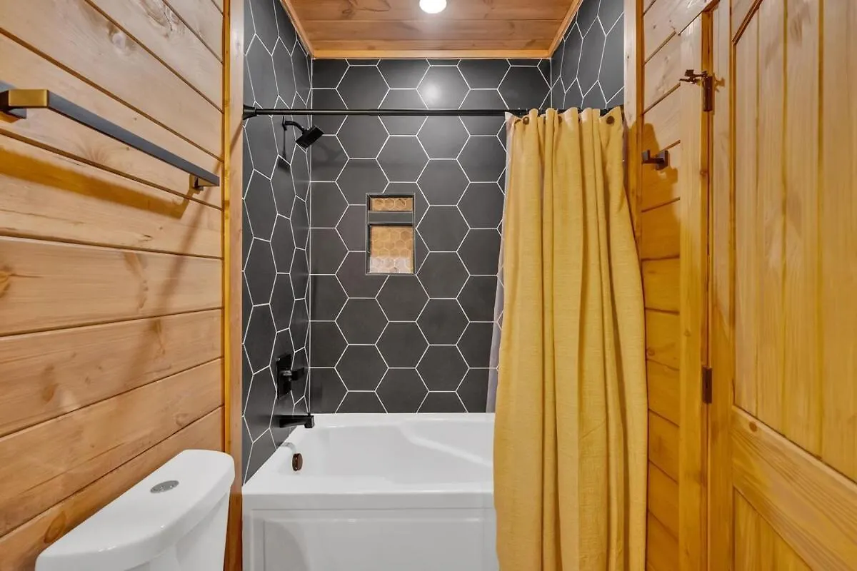 Honeybear Hideaways - Unique & Serene With Indoor Pool, Hot Tub And Mountain Views 鸽子谷