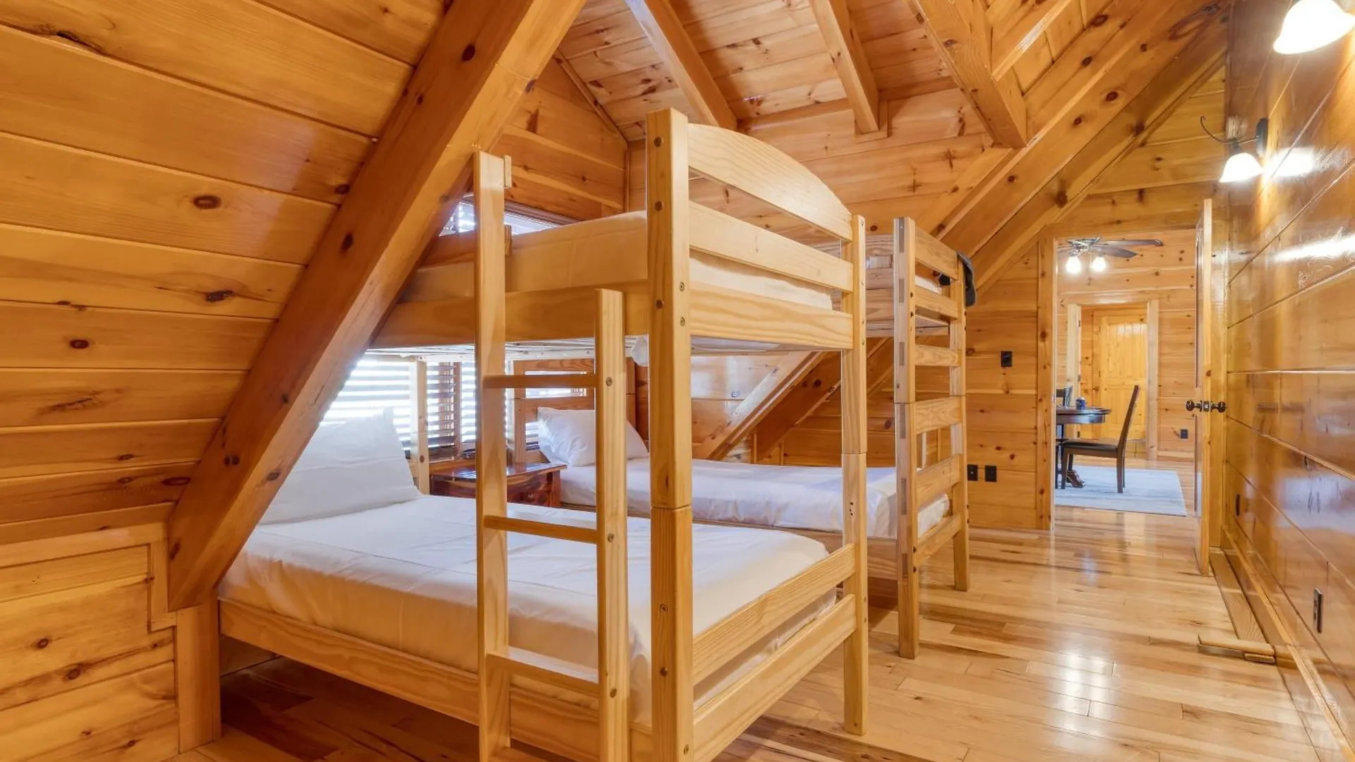 Feriehus Retreat W Game Hot Tub Bbq Alpine Mountain By Avantstay Pigeon Forge