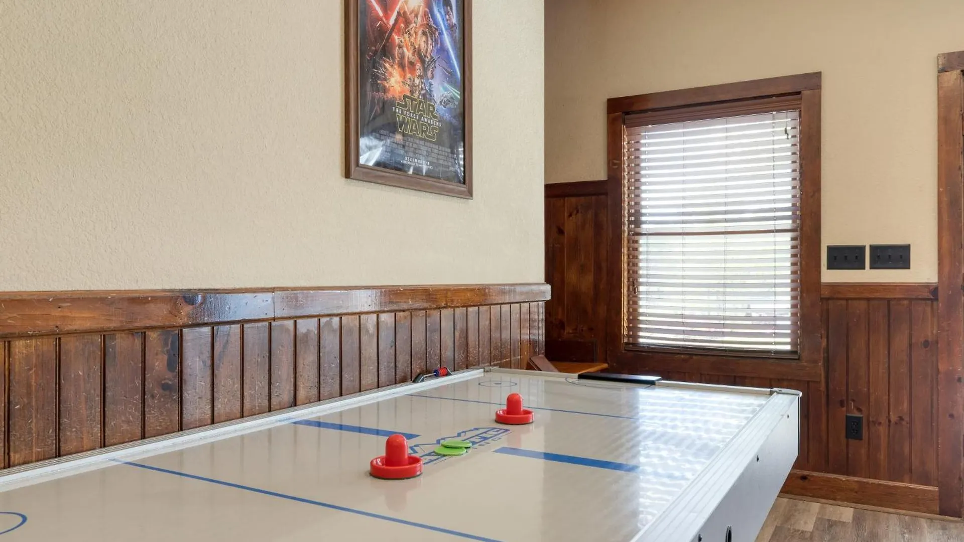 Retreat W Game Hot Tub Bbq Alpine Mountain By Avantstay Pigeon Forge