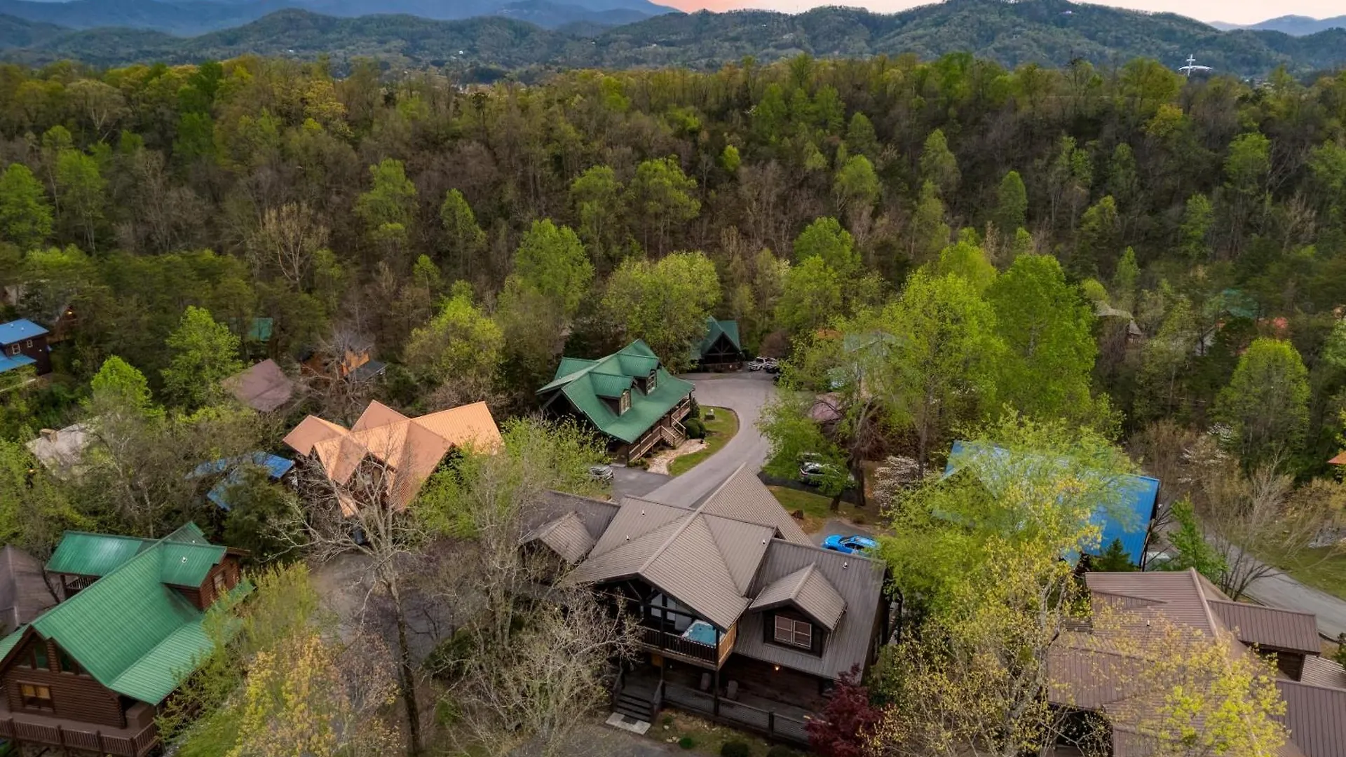 Retreat W Game Hot Tub Bbq Alpine Mountain By Avantstay *