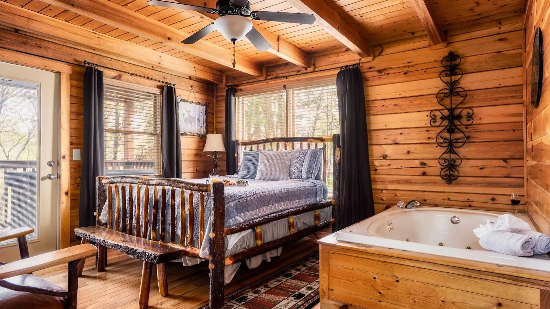 Quaint & Cozy - Great Location - Hot Tub - Bbq Vakantiehuis