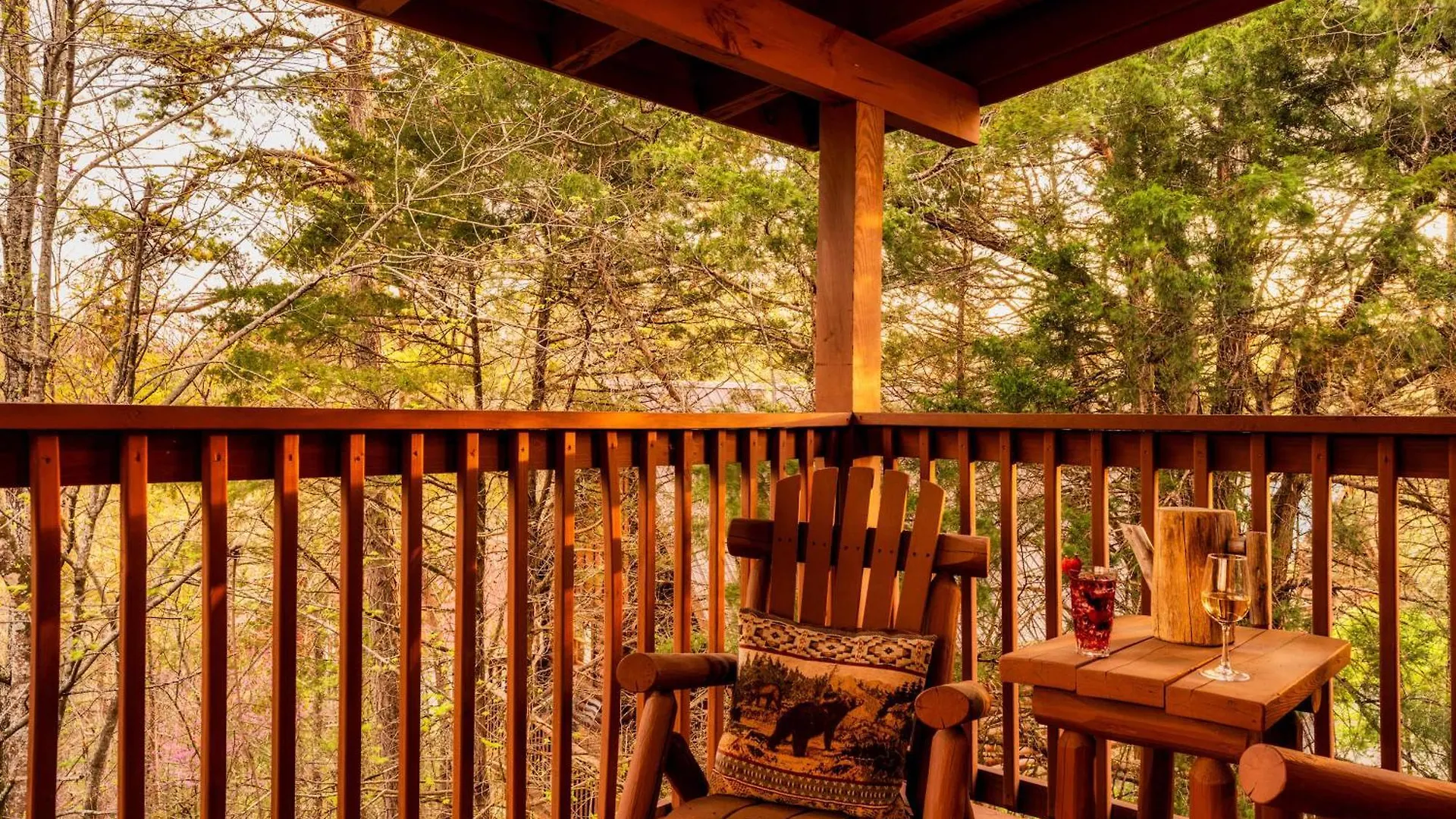 Vakantiehuis Quaint & Cozy - Great Location - Hot Tub - Bbq Pigeon Forge