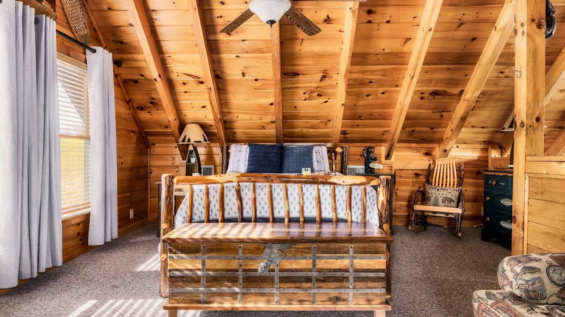 Vakantiehuis Quaint & Cozy - Great Location - Hot Tub - Bbq