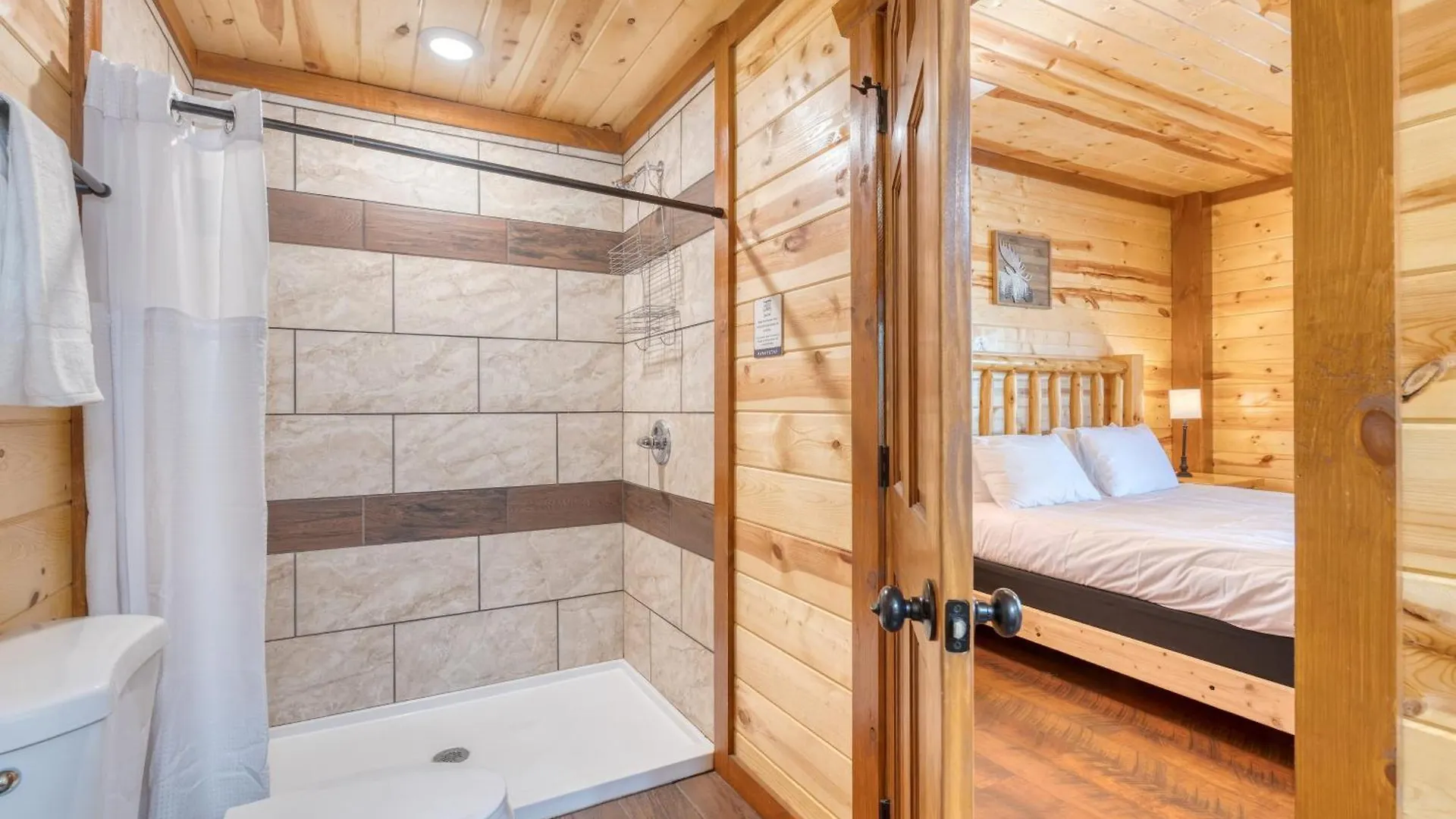 Sleeps 28 - Luxe Smokies Game Hot Tub Views Near Attractions