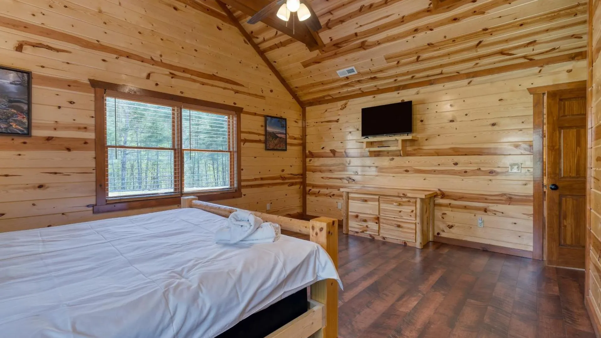 度假居 Sleeps 28 - Luxe Smokies Game Hot Tub Views Near Attractions