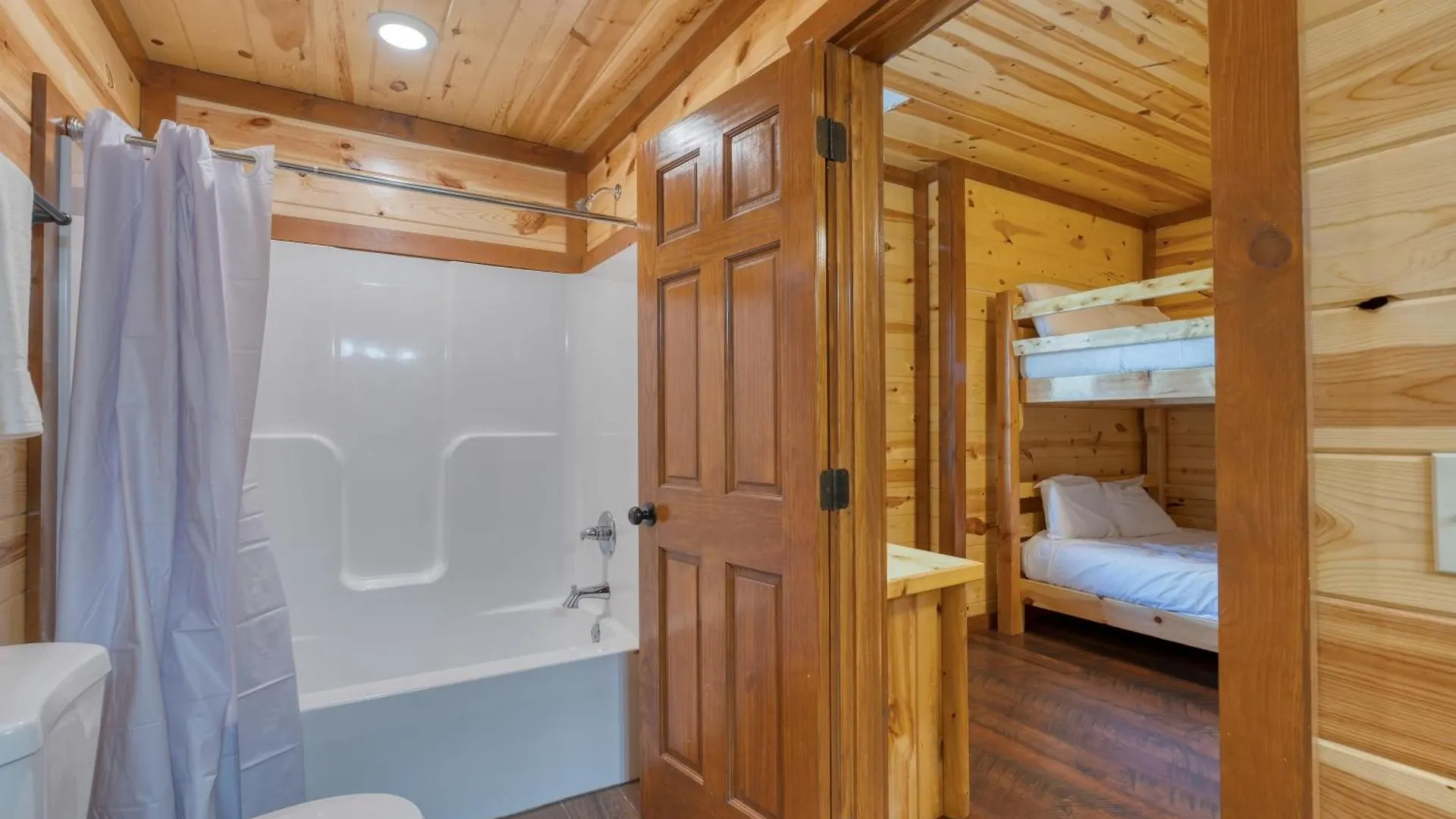 度假居 Sleeps 28 - Luxe Smokies Game Hot Tub Views Near Attractions *