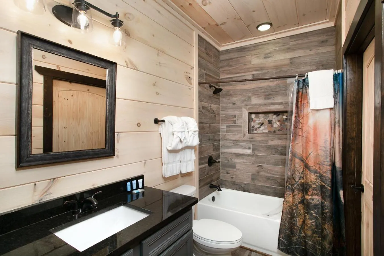 Smokies Paradise Hot Tub Grill 2 Multicade Vakantiehuis *