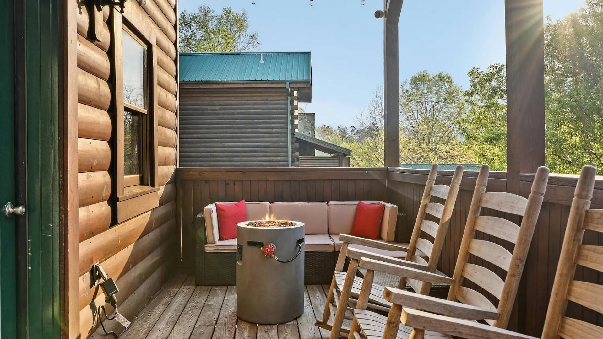 Smoky Moonshine Manor W Hot Tub! Tatil Evi Pigeon Forge